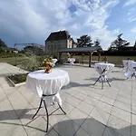 Chateau Camus לינה וארוחת בוקר *
