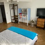Chateau Camus * מונטמארו