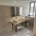 לינה וארוחת בוקר Chateau Camus