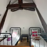 Chateau Camus לינה וארוחת בוקר *