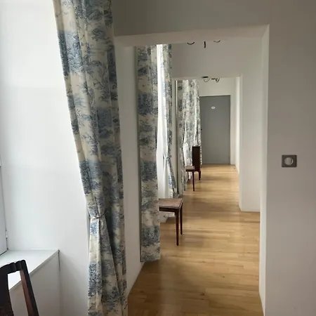 לינה וארוחת בוקר Chateau Camus