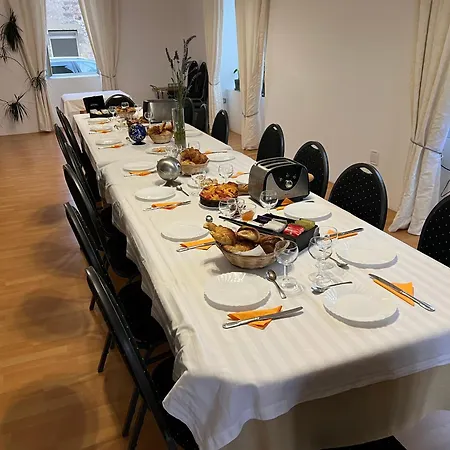 Chateau Camus לינה וארוחת בוקר מונטמארו