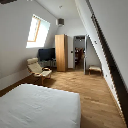 Chateau Camus * מונטמארו