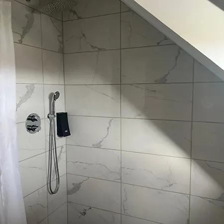 Chateau Camus לינה וארוחת בוקר