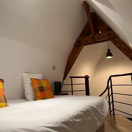 Chateau Camus * מונטמארו