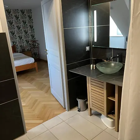 Chateau Camus * מונטמארו