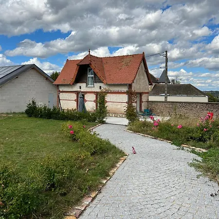 לינה וארוחת בוקר Chateau Camus *