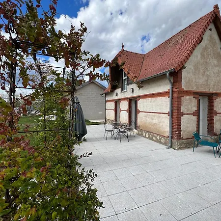 Bed & Breakfast Chateau Camus Montmarault