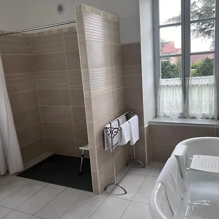 Chateau Camus * מונטמארו