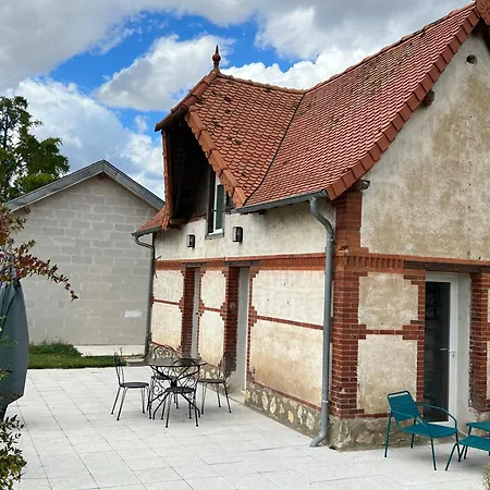 Chateau Camus לינה וארוחת בוקר *