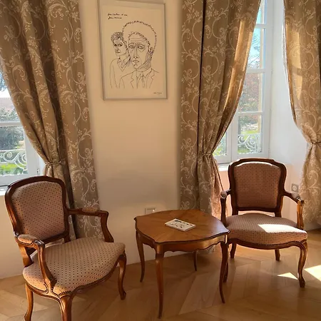 Chateau Camus לינה וארוחת בוקר