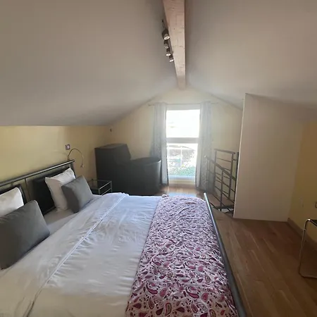 Chateau Camus * מונטמארו