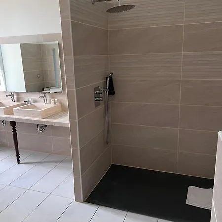 Chateau Camus מונטמארו