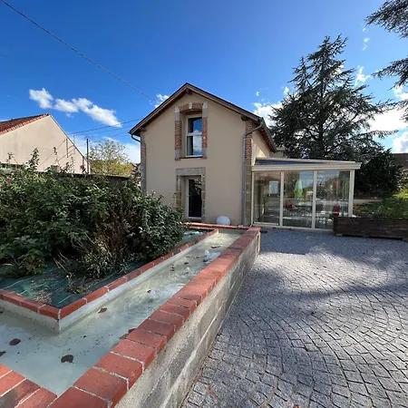 לינה וארוחת בוקר Chateau Camus *
