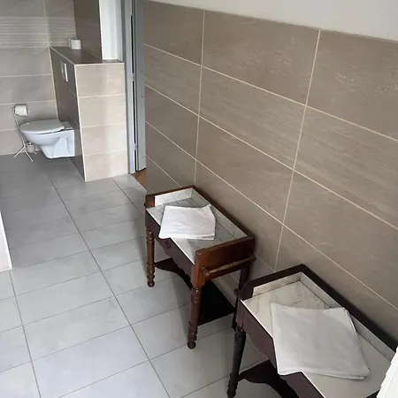 לינה וארוחת בוקר Chateau Camus *