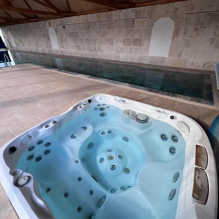 Bed & Breakfast Chateau Camus Montmarault